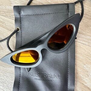 Kuboraum cat eye sunglasses Maske Y3 matte black